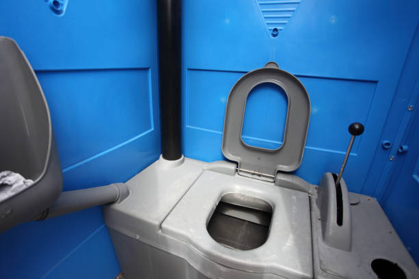 Porta potty delivery and setup in Lacy Lakeview, TX